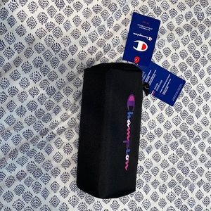 Champion pouch